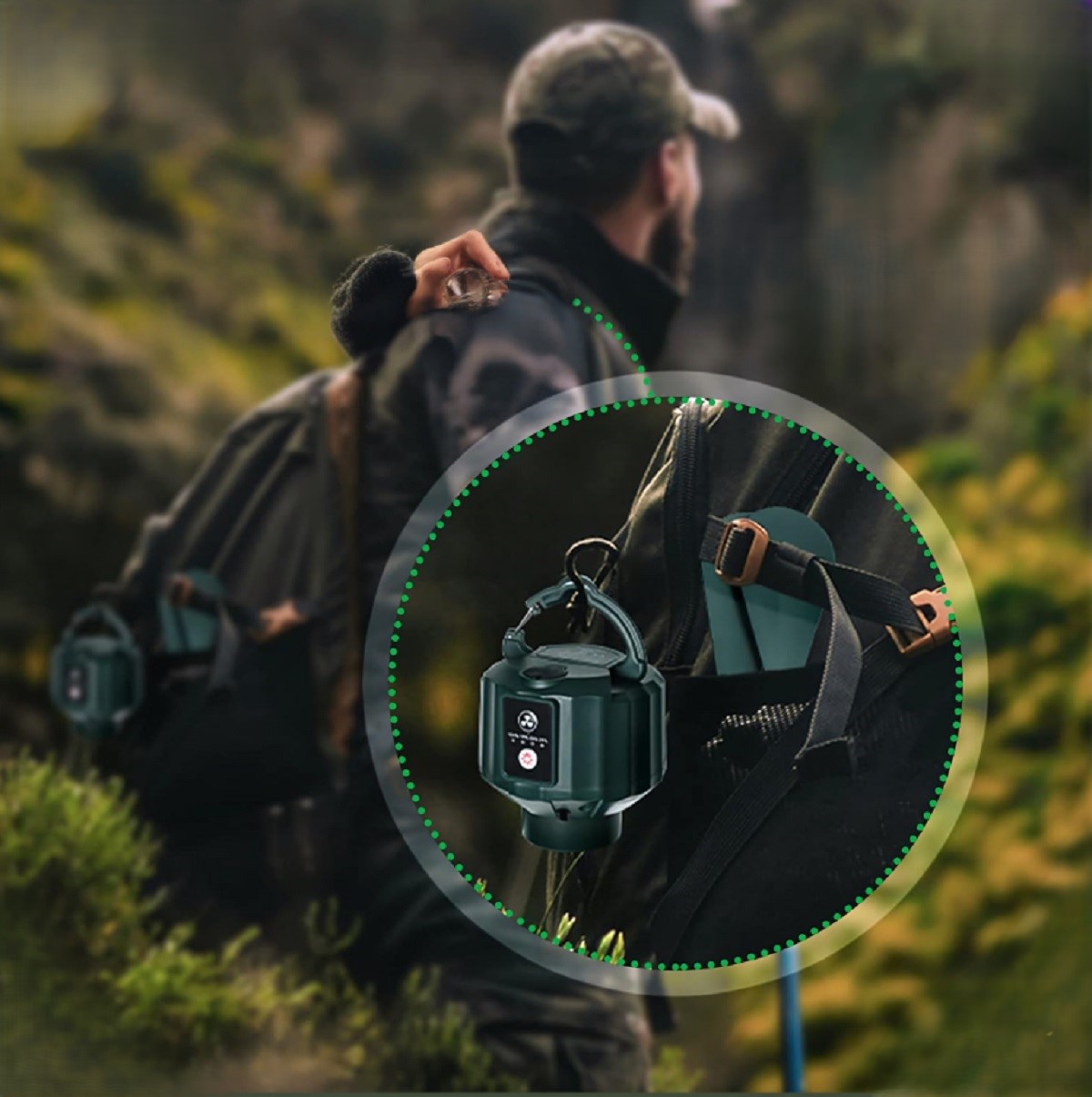 Praktický ventilátor do stanu s LED svetlom